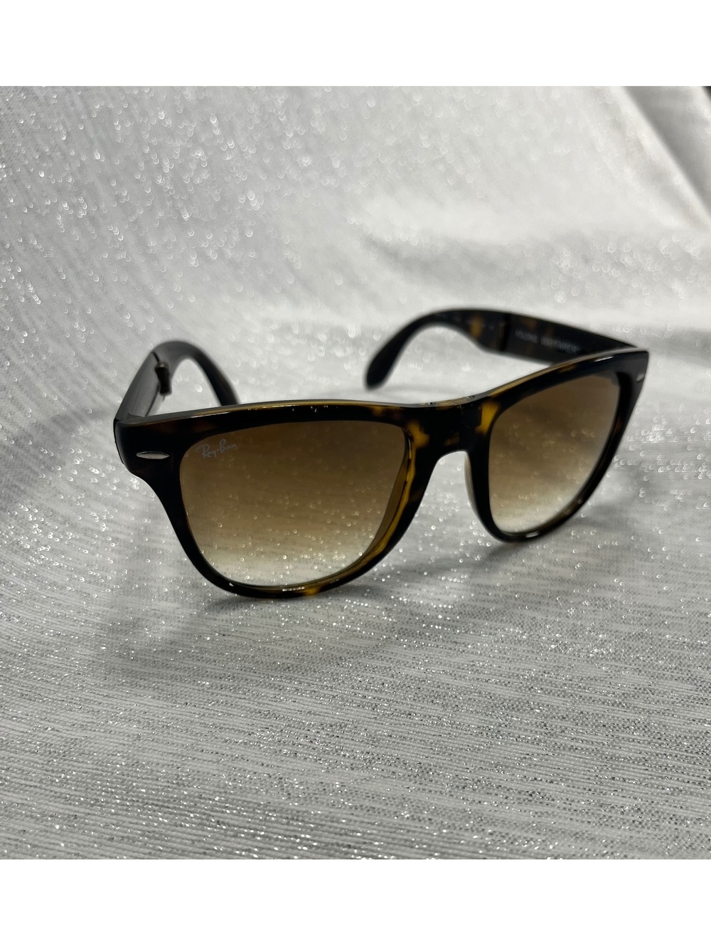 Ray-Ban Folding Wayfarer Sunglasses Tortoise Frame Brown Gradient Lenses
